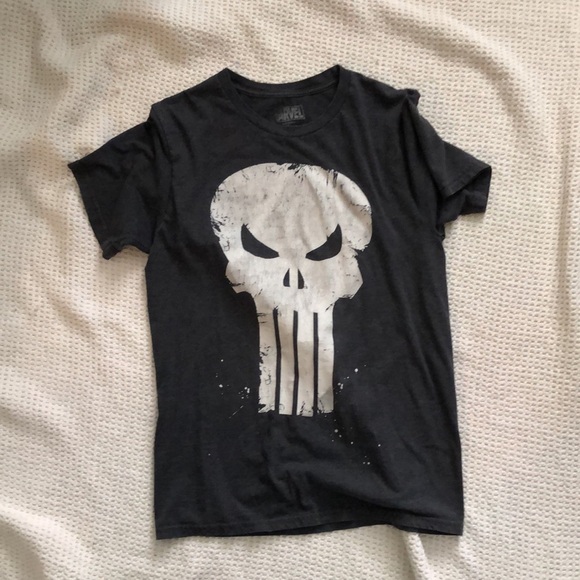 5 Shirts for 10 H&M Vintage Graphic Tees - Picture 6 of 8